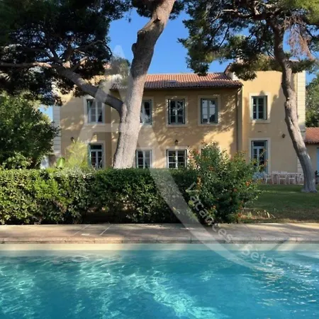 Maison De Maitre Capacite 10 Personnes Avec Piscine, Wifi Et Stationnement * Sete
