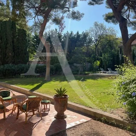 Maison De Maitre Capacite 10 Personnes Avec Piscine, Wifi Et Stationnement