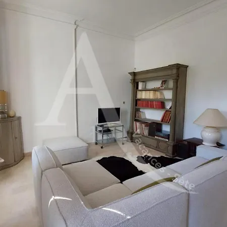 Maison De Maitre Capacite 10 Personnes Avec Piscine, Wifi Et Stationnement *